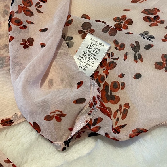 Floral Sheer Blouse - Picture 6 of 7